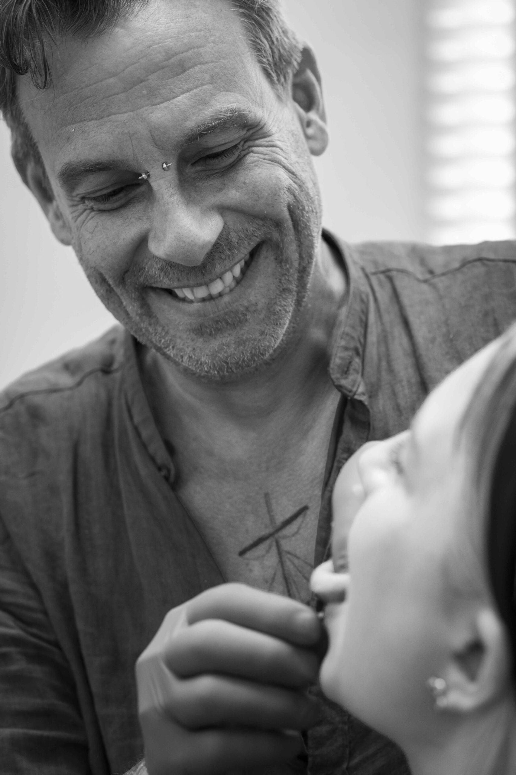 tong piercing zetten l'éxtremiste