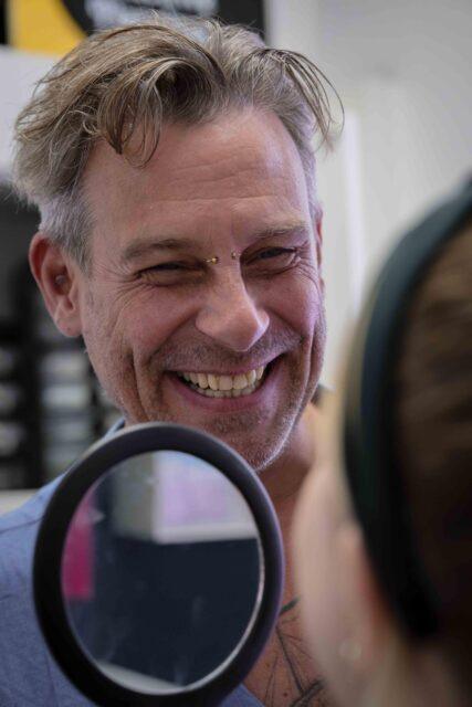 piercer ian glimlach piercing zetten
