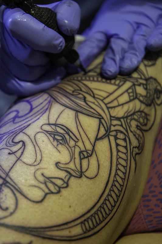 tattoo zetten l'éxtremiste