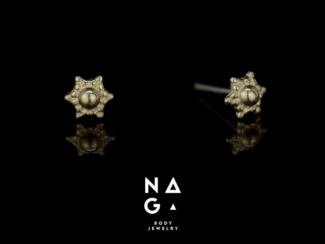 jalalia 14 karaat goud piercing top NAGA